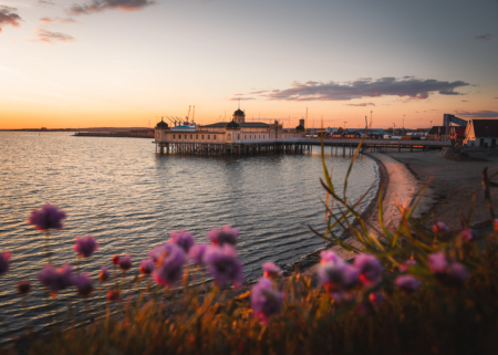 Solen lyser upp Kallbadhuset (liggande)